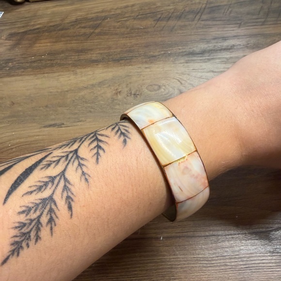 Brass Shell Bangle - Picture 1 of 6